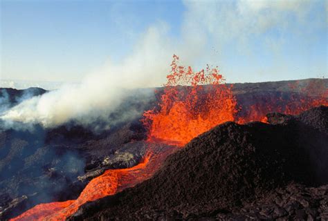 世界最大の火山が覆る、日本東方沖の「タム山塊」 | ナショナル ジオグラフィック日本版サイト