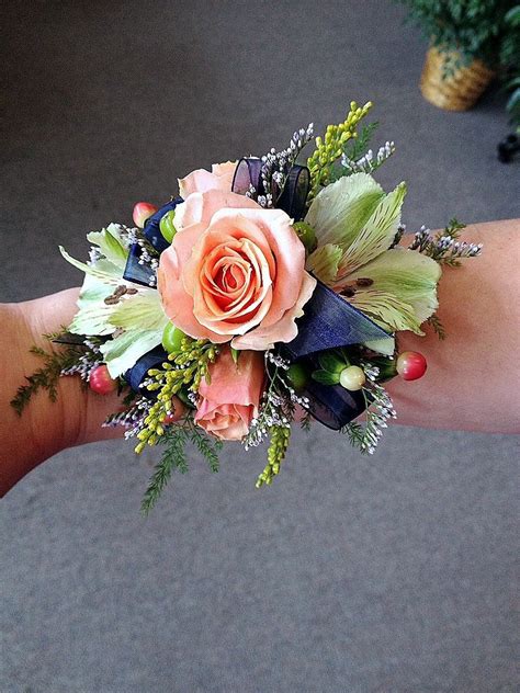 Wrist Corsage For Homecoming - Corsage Prom