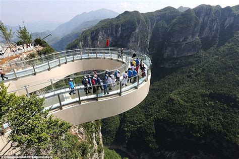 China set to open Zhangjiajie skywalk made of glass | Daily Mail Online