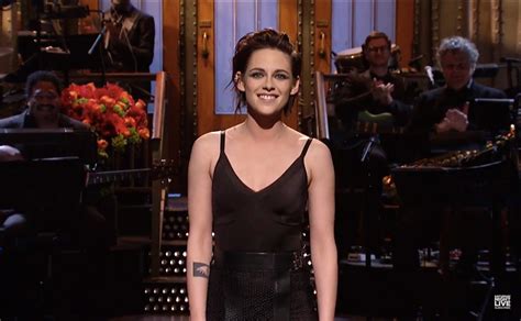 ‘SNL’ Monologue: Kristen Stewart Drops F-Bomb, Says She’s ‘So Gay’