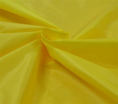 400T Plain Dyed Polyester Taffeta Fabric 30 * 30D Customized Color For ...