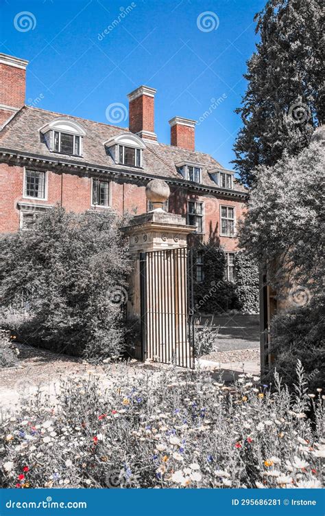 Cambridge University Campus Buildings, UK Editorial Photo - Image of ...