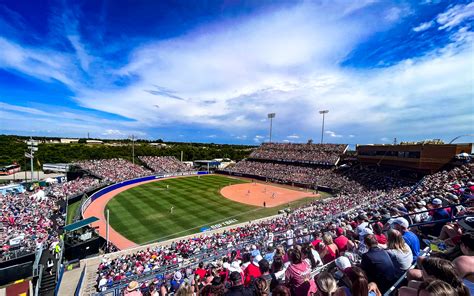 NCAA Women's College World Series - USA Softball