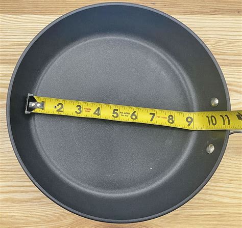 How Frying Pans Are Measured (With Pictures & Examples)