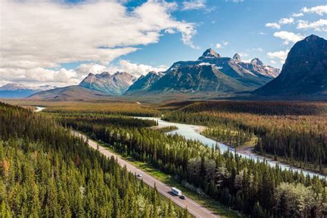 Discover Canada: 15 Ultimate Road Trips in the Great White North | Cheapism.com