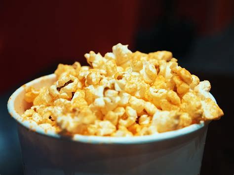 Healthy Snacks: 9 Reasons You Need Popcorn in Your Diet