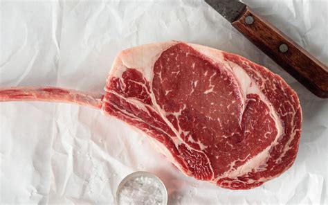 Butcher's Guide: What is a Tomahawk Steak? – Omaha Steaks