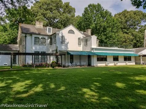 Things to See on the Graceland Tours - RaulersonGirlsTravel