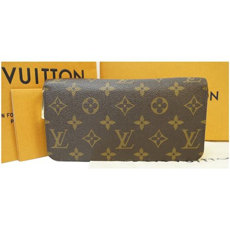 Louis Vuitton Zippy Long Monogram wallet