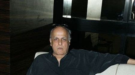 Mahesh Bhatt Height, Weight, Age, Wife, Daughter, Family, Facts