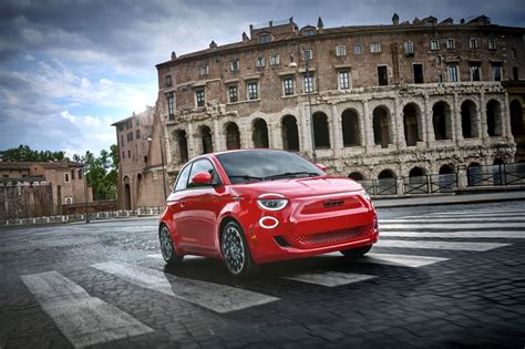 View photos of the 2024 Fiat 500e