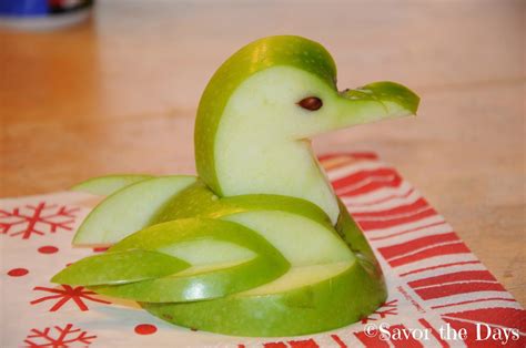 Savor The Days: How to Make an Apple Swan