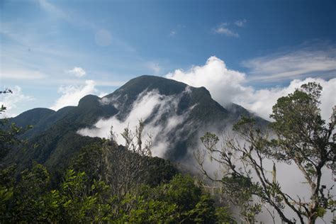 Exploring the Mountains of Eastern Cuba, Part I - Science Talk Archive