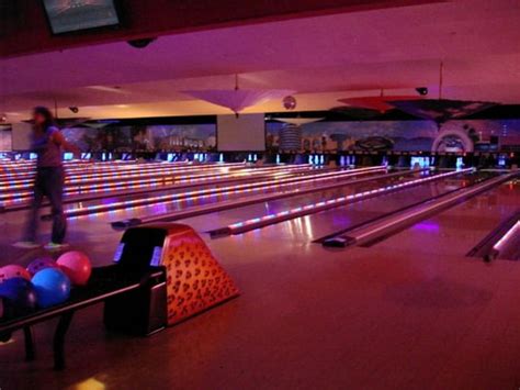 Pinz Bowling Center - 74 Photos - Bowling - Studio City - Studio City, CA - Reviews - Yelp