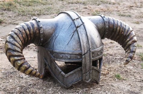 Dovahkiin helmet by FraGatsu | Helmet, Skyrim, Armor concept