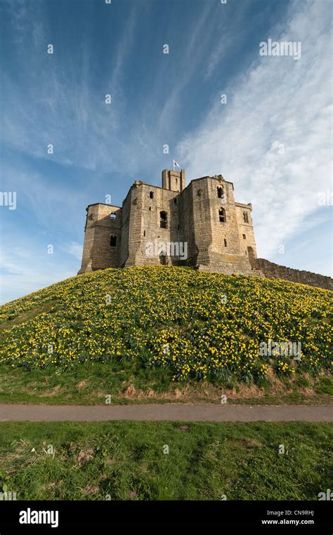 Warkworth castle hi-res stock photography and images - Alamy