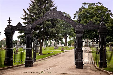 Elmwood Cemetery Gates, Sycamore, IL | The Elmwood Cemetery … | Flickr