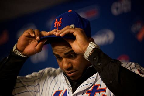 Mets Said to Re-Sign Yoenis Cespedes for Four Years, $110 Million - The New York Times