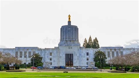 Oregon State Capitol Building Stock Image - Image of state, north ...