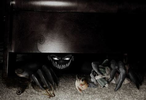 1000+ images about Under the Bed on Pinterest | Sleep, Horror art and Horror photography