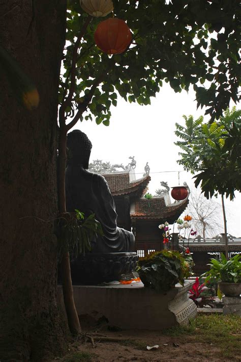 The World Tastes Good: Visiting Temples in Hanoi During Tet (Part 2)