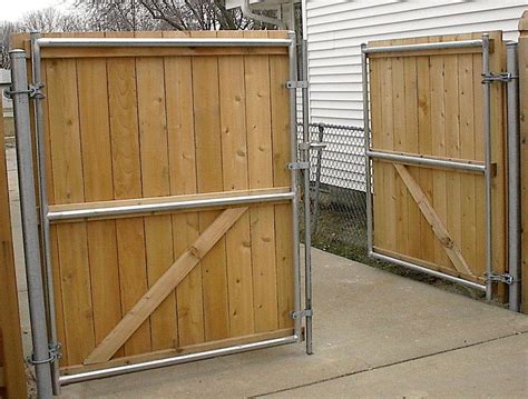 use chain link posts for wood driveway gates - Google Search | Wood ...