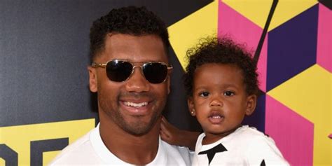 Watch! Russell Wilson Takes Ballet Lessons With Daughter Sienna