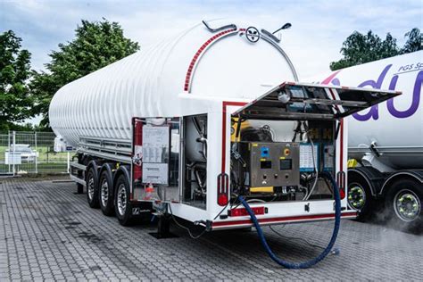 GasNet launches first mobile public self-service LNG filling station - CEENERGYNEWS