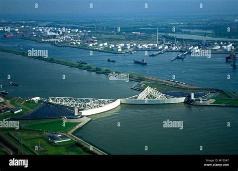 Maeslantkering netherlands hi-res stock photography and images - Alamy