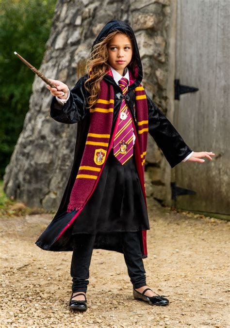 Deluxe Kids Harry Potter Gryffindor Robe Costume | Harry potter gryffindor robe, Harry potter ...