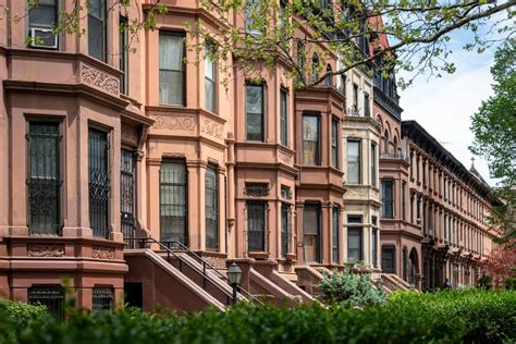 5 Things to Consider When Buying a Brownstone - Platinum Properties