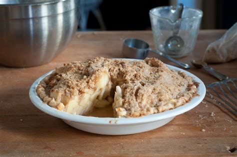 Apple Crunch Pie Recipe - Easy Kitchen