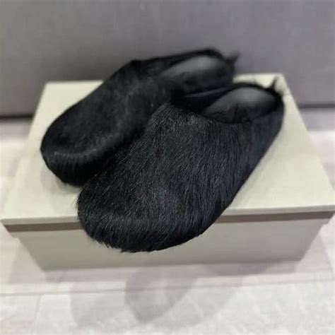 Marni Slides Fur All Black Retail 875+ Offers 275+... - Depop