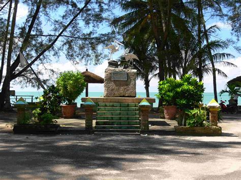 Pantai Burung MandiPantai Burung Mandi - Belitung Island Tourism