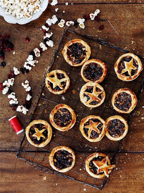 Starry mince pies | Fruit recipes | Jamie magazine recipes