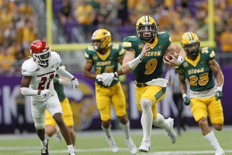 PHOTOS: Scenes from NDSU Bison victory in 1st college football game played at U.S. Bank Stadium ...