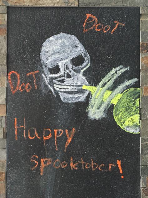 You guys like my bad drawing of this skeleton doot doot? : r/spooktober