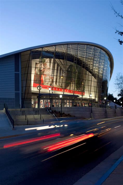 Stegeman Coliseum marks 50th anniversary season - UGA Today