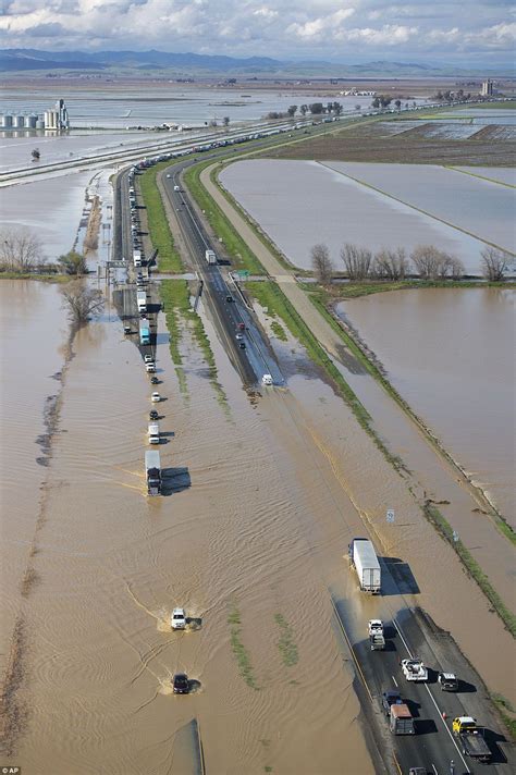 California braces for ANOTHER storm with severe flooding | Daily Mail Online