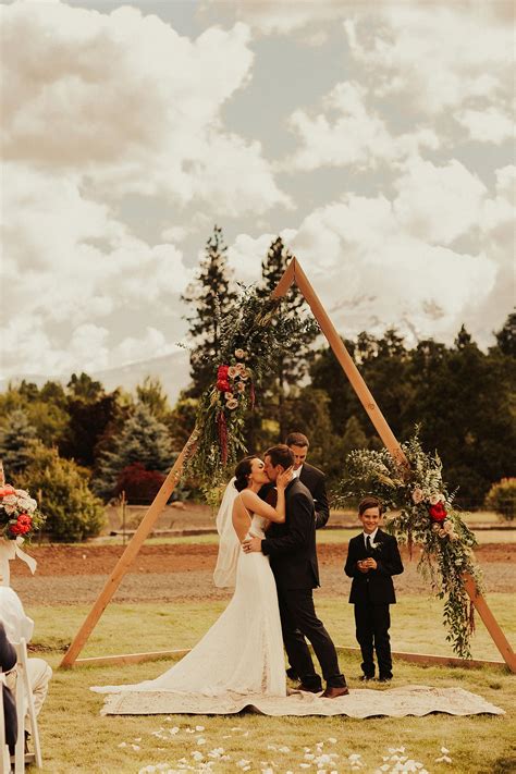 Mount Hood Backyard Wedding // Mt. Hood, OR // Becca & Connor — Oregon ...