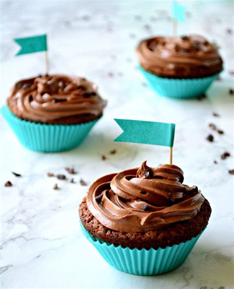 Magnolia Bakery Chocolate Cupcakes - Love is in my Tummy | Recipe | Chocolate cupcakes ...