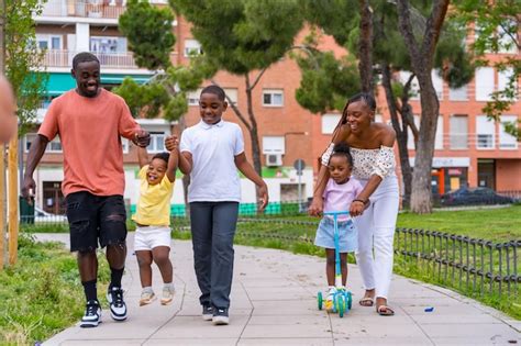 Premium Photo | African black ethnicity family with children on ...