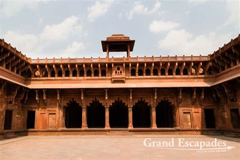 Inside the Red Fort, Agra, Rajasthan, India - Grand Escapades