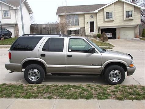 Sell used 2004 Chevy Blazer SUPER CLEAN 4 Door 4x4 CD LOW MILES in Omaha, Nebraska, United States