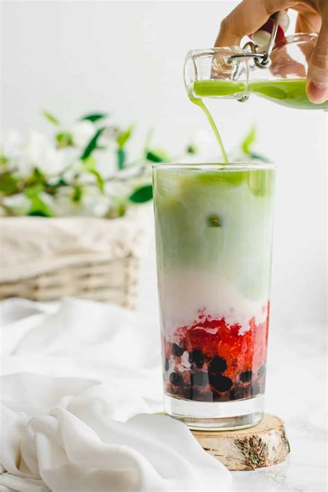 Strawberry Matcha Boba (10 Minutes!) - That Cute Dish!