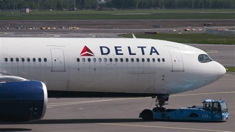 Delta Air Lines Passenger Brian Patrick Durning Accused of Groping Girl ...