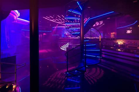 nightclub stage design - Google Search | Nightclub design, Night club, Night life