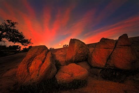 Sunrise At Enchanted Rock State Park Tx Stock Photo - Download Image Now - iStock