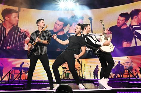 Jonas Brothers NYC Show at MSG: Review - Rolling Stone