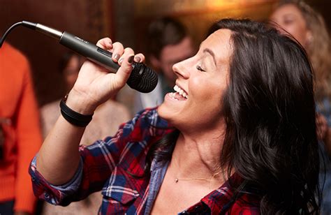 Best Karaoke Songs for Women and Men, According to DJs